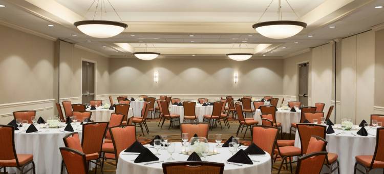 哈特福布拉德利机场希尔顿逸林酒店(DoubleTree by Hilton Hartford - Bradley Airport)图片