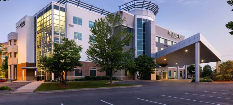 明尼阿波利斯枫树格罗夫/阿伯莱克斯万怡酒店(Courtyard Minneapolis Maple Grove/Arbor Lakes)图片