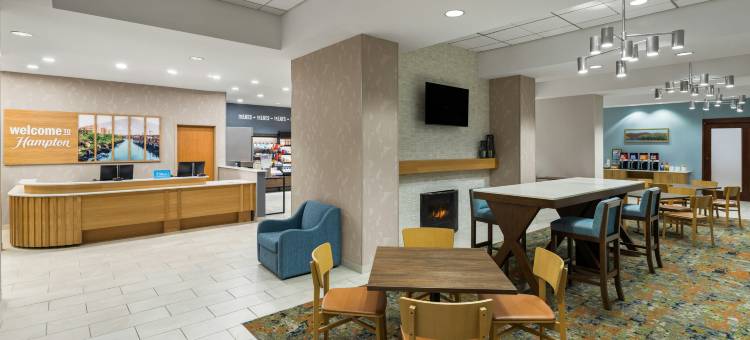 希尔顿欢朋套房酒店(Hampton Inn & Suites Bremerton)图片