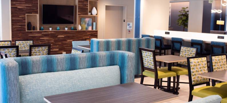 智选假日套房酒店康诺弗(HICKORY区)(Holiday Inn Express & Suites CONOVER (HICKORY AREA) by IHG)图片