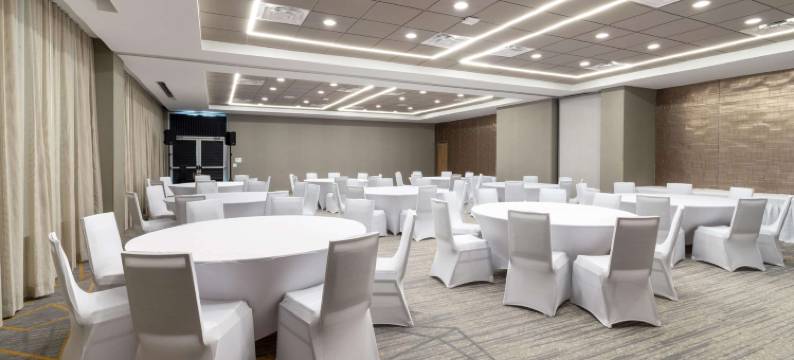 奥兰多机场温德姆花园酒店(Wyndham Garden Orlando Airport)图片