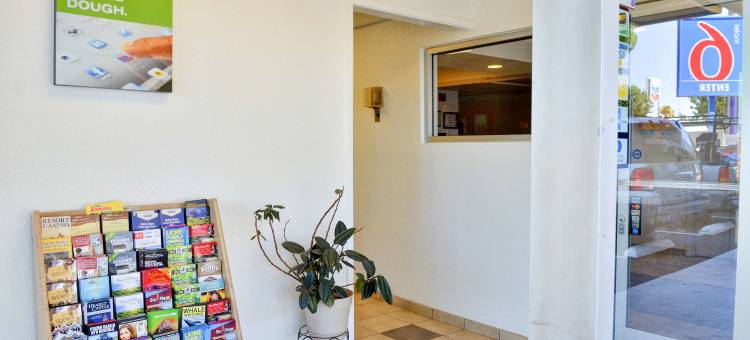 6号汽车旅馆–圣尼拉村I-5(Motel 6 – Santa Nella, on I-5)图片