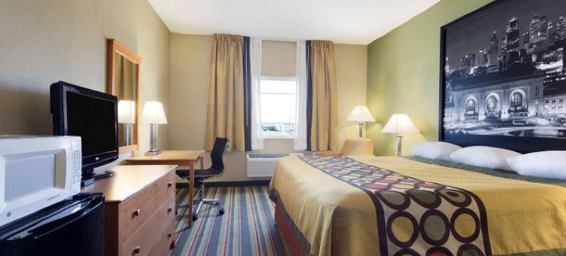 利斯萨米特速8酒店(Super 8 by Wyndham Lees Summit)图片