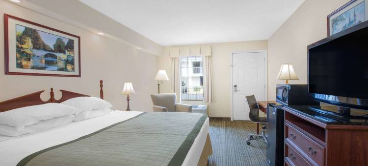 塔斯卡卢萨呗盟套房酒店(Baymont by Wyndham Tuscaloosa)图片