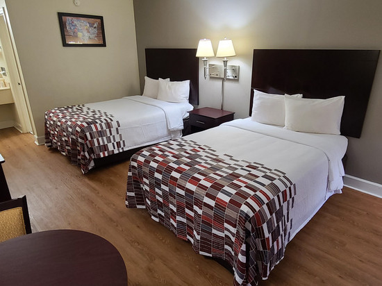 提夫顿红屋顶酒店