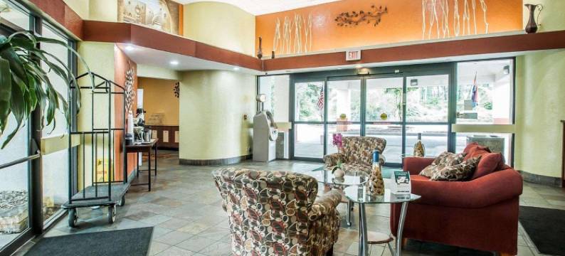 堪萨斯城I-435北凯艺套房酒店-近体育场(Quality Inn & Suites Kansas City I-435N Near Sports Complex)图片