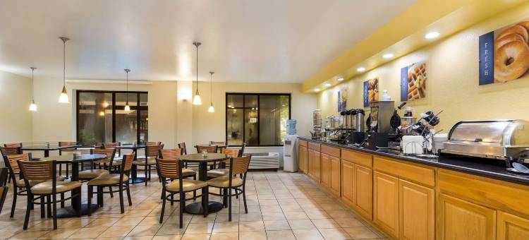 布拉多贝斯特韦斯特酒店(Best Western Braddock Inn)图片