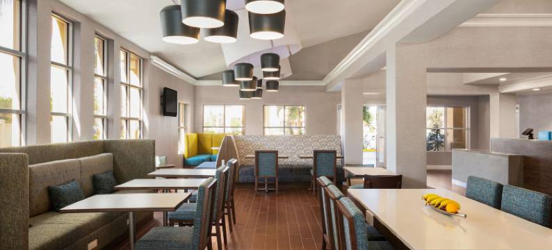 劳德代尔堡机场欢朋酒店及套房(Hampton Inn & Suites Ft. Lauderdale Airport/South Cruise Port)图片