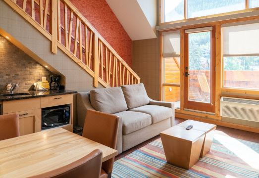 Fox Hotel and Suites Hotel Overview