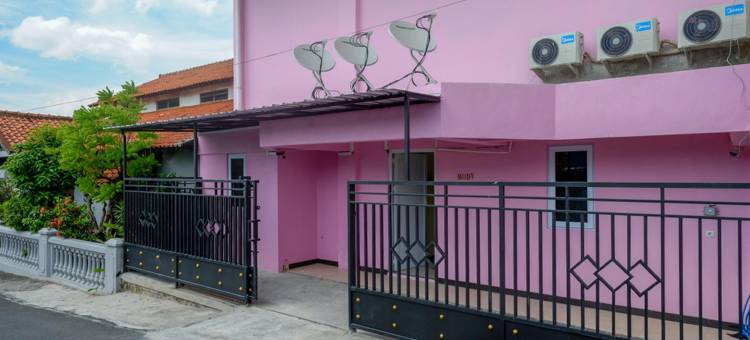 红多兹酒店-三宝垄加陀萨布陀街(RedDoorz @ Jalan Gatot Subroto Semarang)图片