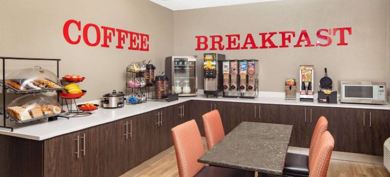 阿尔普哈雷塔-亚特兰大北华美达酒店(Ramada by Wyndham Alpharetta/Atlanta North)图片