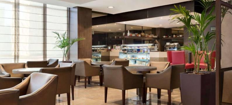 阿布扎比市中心华美达酒店(Ramada by Wyndham Abu Dhabi Downtown)图片