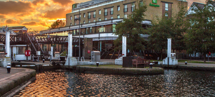 Holiday Inn 伦敦宾福特锁(Holiday Inn London - Brentford Lock)图片
