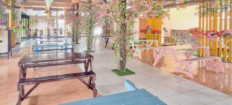 Papa Kana Farm Mitra RedDoorz at Pacet Mojokerto图片