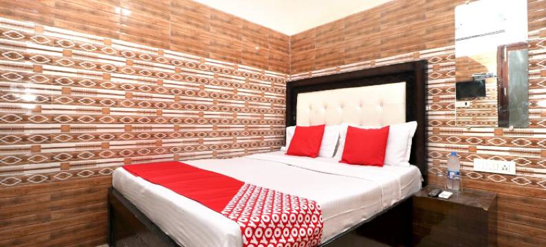 OYO 35497 卡波尔住宅酒店(OYO 35497 Hotel Kapoor Residency)图片