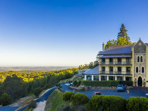 洛夫缔山山屋酒店