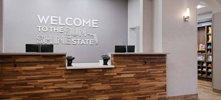希尔顿欢朋酒店-博卡拉顿鹿野滩(Hampton Inn Boca Raton/Deerfield Beach)图片