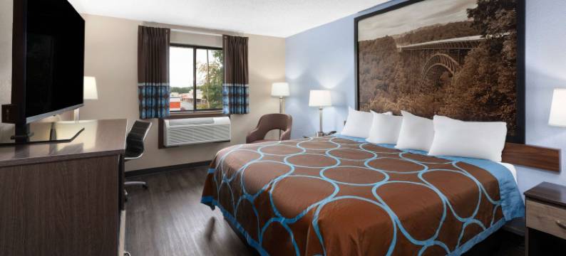 萨默斯维尔速 8 酒店(Super 8 By Wyndham Summersville)(Super 8 by Wyndham Summersville/New River National Park)图片