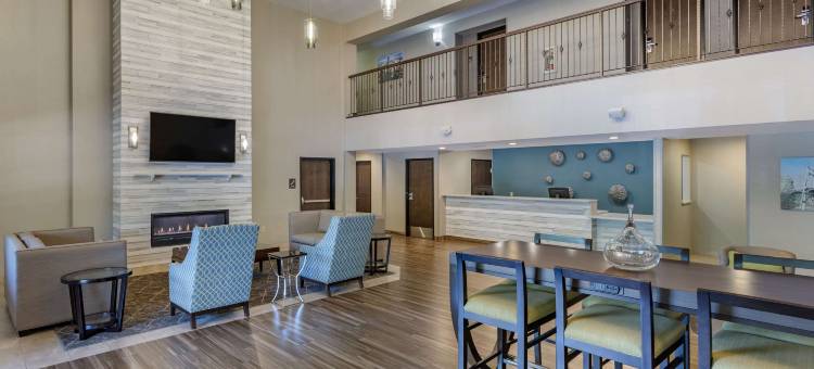 图拉丁-南奥斯威戈湖舒适套房酒店(Comfort Inn & Suites Tualatin - Lake Oswego South)图片