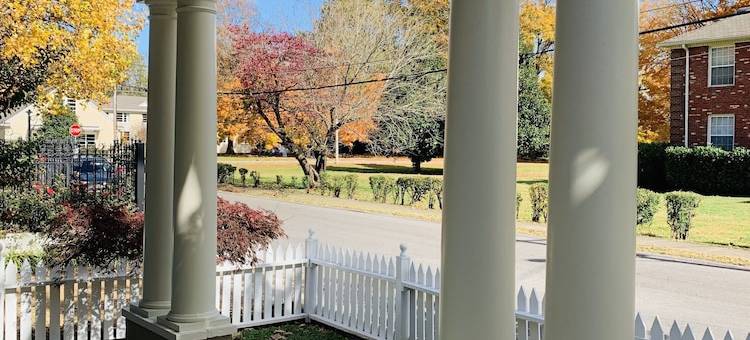 Picket Fence~步行可达MTSU和历史悠久的市中心广场乡村别墅!(Picket Fence Cottage~ Walk to Mtsu and the Historic Downtown Square!)图片