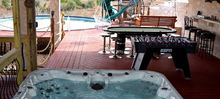 Serene Escape Villa: Pool, Hot Tubs, Games, Sauna, & Steam Room & much more fun!图片