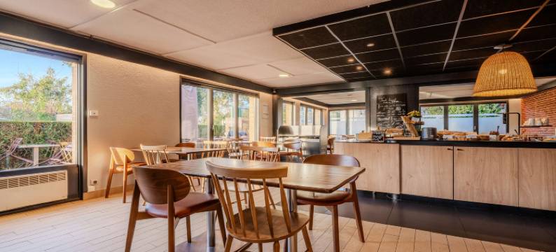 波尔多东阿尔蒂格康铂自然酒店(Campanile NATURE - Bordeaux Est Artigues)图片