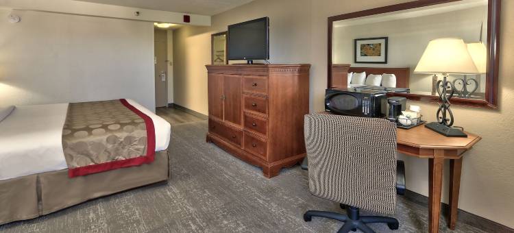 阿尔伯克基市中心温德姆华美达酒店(Ramada Plaza by Wyndham Albuquerque Midtown)图片