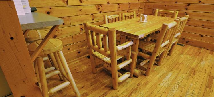 松树天堂小屋(The Cabins at Pine Haven - Beckley)图片