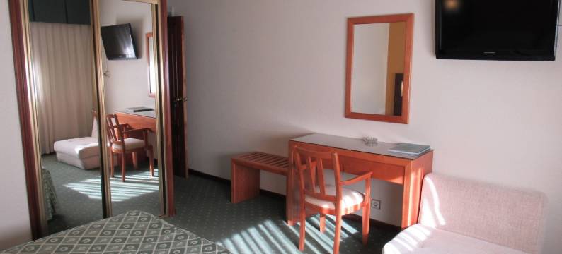 卡米诺旁特维得拉酒店(Hotel Virgen del Camino Pontevedra)图片