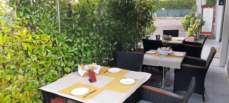 梅萨露娜酒店(Hotel Mezzaluna)图片