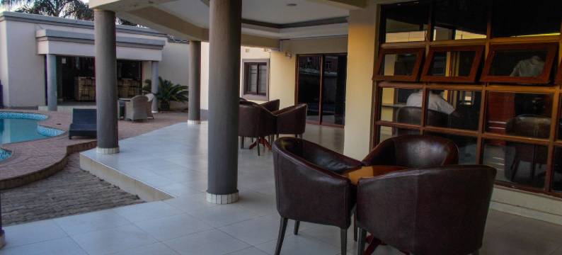 四柱旅馆(Four Pillars Lodge)图片