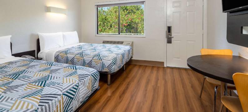 圣巴巴拉州6号汽车旅馆(Motel 6 Santa Barbara, CA - State Street)图片