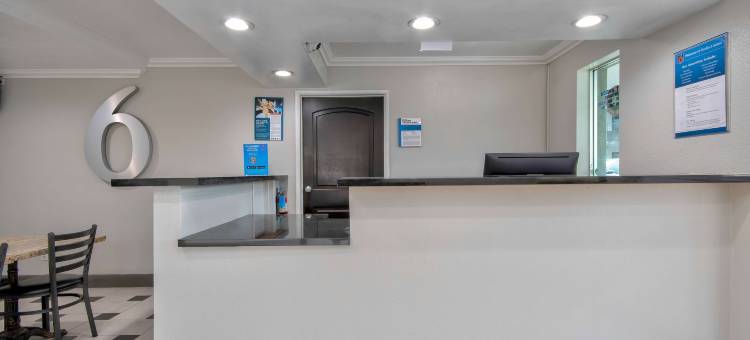 加利福尼亚圣贝纳迪诺 6 号开放式套房酒店(Studio 6 Suites San Bernardino, CA)图片