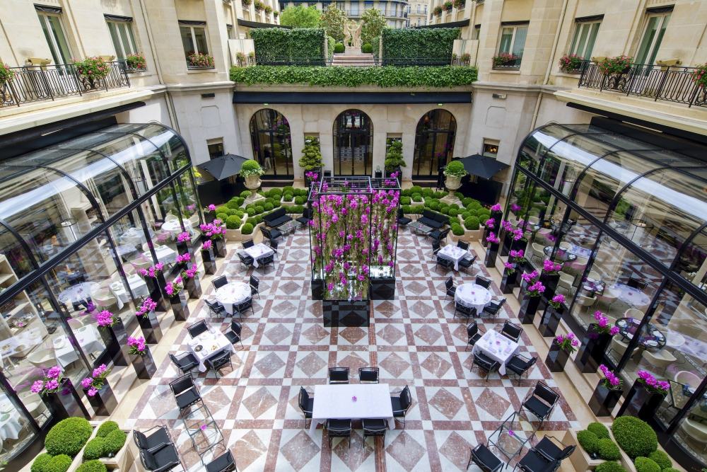 Four Seasons Hotel George V Paris Over view