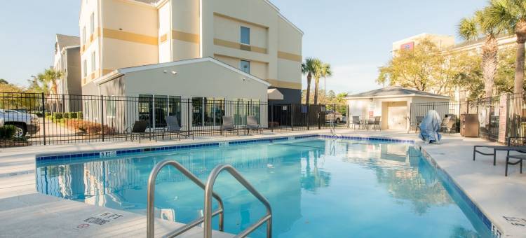 布朗瑞克万枫套房酒店(Fairfield Inn & Suites Brunswick)图片