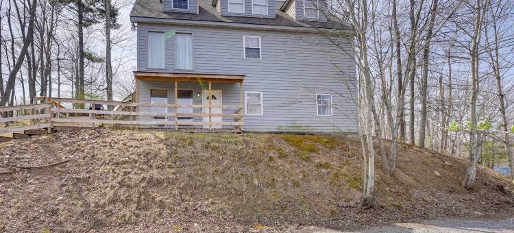 '雪中小屋' 舒适的Winterplace滑雪度假小屋(Snowed Inn Cozy Winterplace Ski-InandSki-Out Cabin)图片