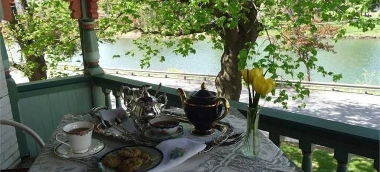 维多利亚阁楼早餐加住宿酒店(Victorian Loft Bed and Breakfast)图片