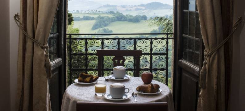 黎莱斯佩特罗伊亚城堡酒店(Castello di Petroia Dimora d'Epoca)图片