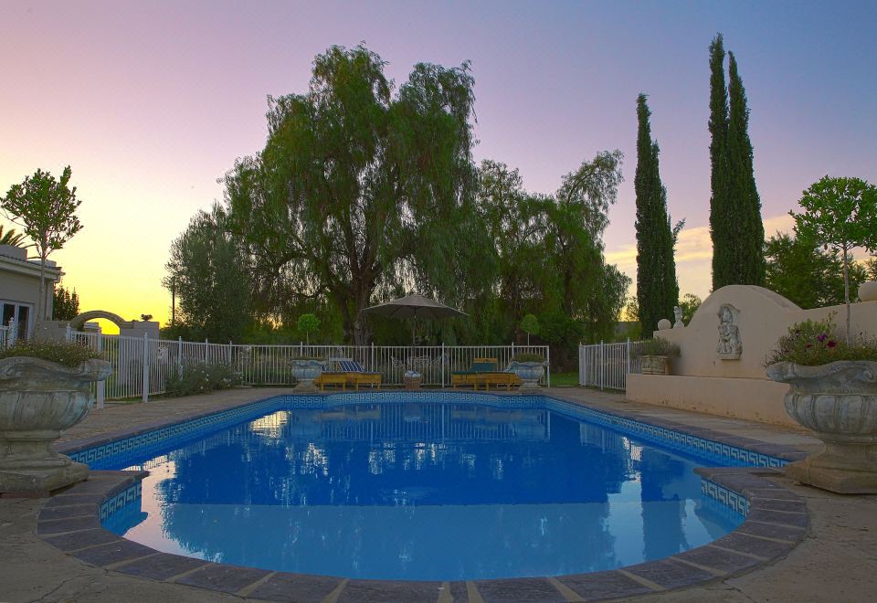 Mayfair Farm Cottages Hotel Overview