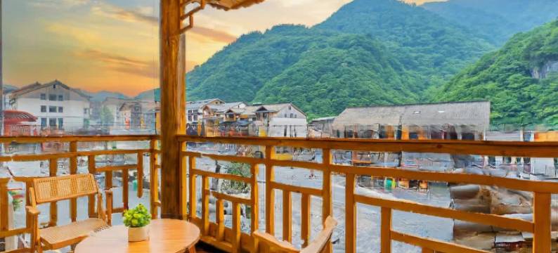 神农架依山小楼民宿(大九湖坪阡古镇店)图片