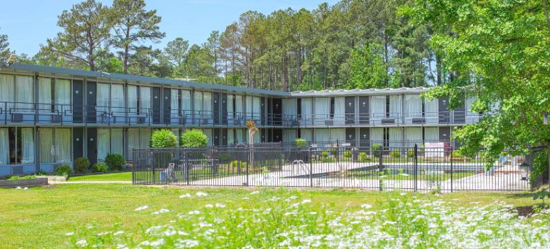 OYO 塞尔玛/史密斯菲尔德 I-95 名人酒店(Masters Inn Selma Smithfield I-95 by OYO)图片