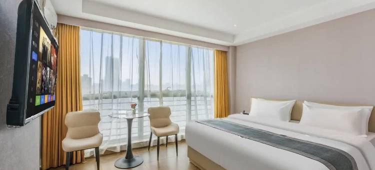 窝趣服务式公寓(佛山湾华地铁站天虹中心店)图片