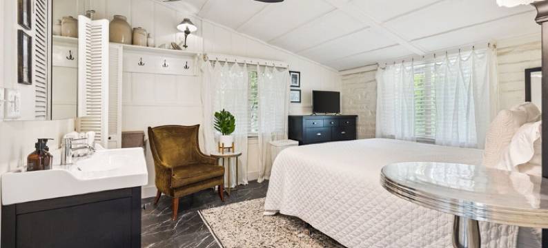 Center of it All!- Adobe Cottage Unit A图片