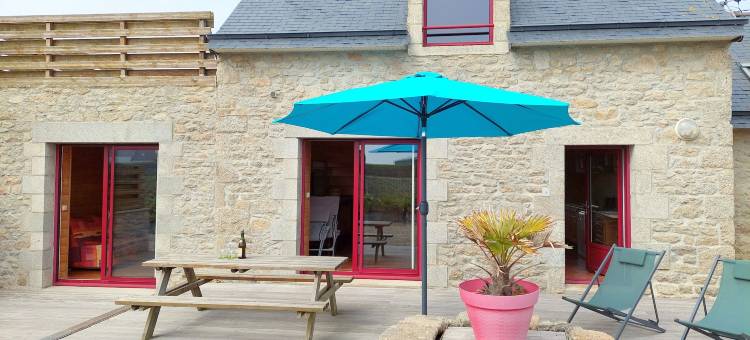 Stone House in Cleder near Sandy Beach图片