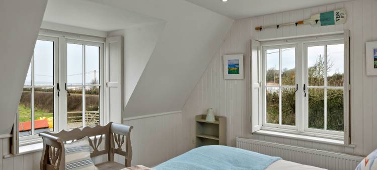 康瓦尔郡莫根波斯海滩校舍(Schoolhouse in Cornwall near Mawgan Porth Beach)图片