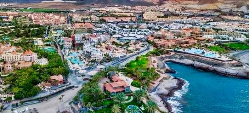 Attic Apartment in Adeje Near Playa Fañabé图片