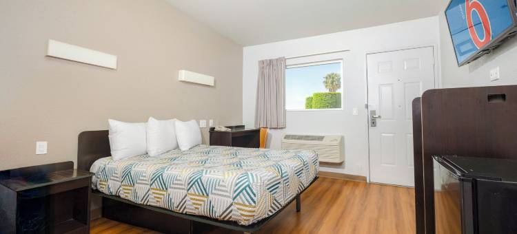 安大略机场6号汽车旅馆(Motel 6 Ontario, CA - Airport)图片
