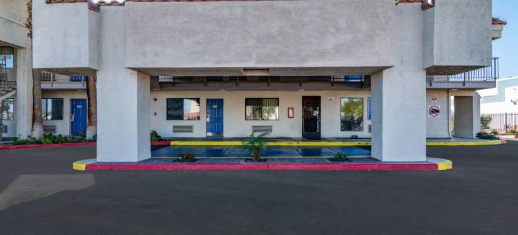 兰乔米拉奇千棕榈罗德威套房酒店(Rodeway Inn & Suites Thousand Palms - Rancho Mirage)图片