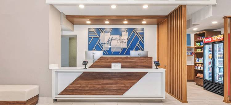 智选假日套房酒店布卢明顿市中心 - 正常(Holiday Inn Express & Suites Bloomington - Normal)图片