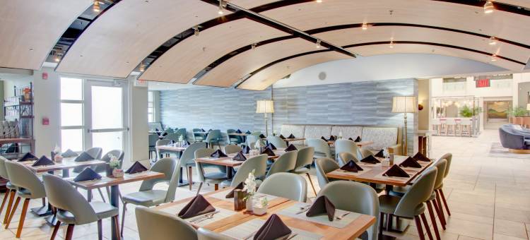 查尔斯顿皇冠假日酒店(Crowne Plaza CHARLESTON AIRPORT - CONV CTR by IHG)图片